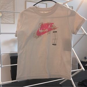 Girls Nike shirt